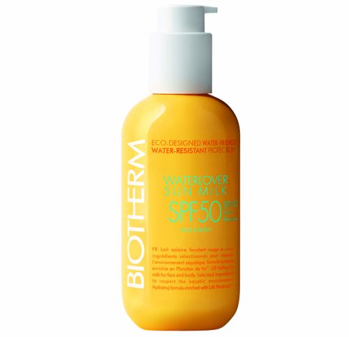 吳尊海邊度假被曬傷,不污染海洋的防曬霜如何選